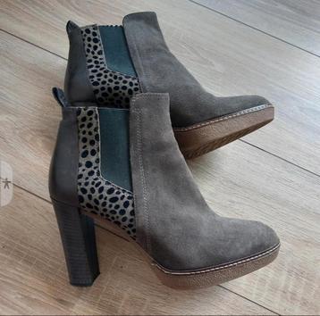 taupe enkellaarsjes, maat 39,5 nieuw beschikbaar voor biedingen