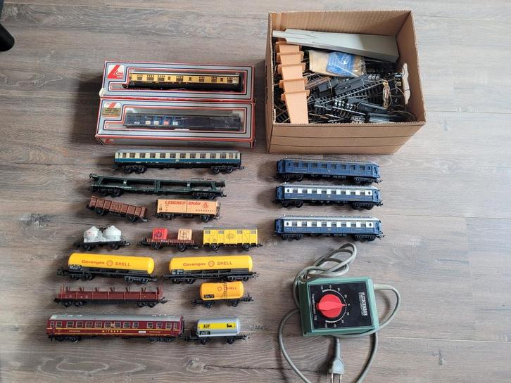 Verzameling HO gelijkspanning materiaal o.a fleischmann etc, Hobby en Vrije tijd, Modeltreinen | H0, Gebruikt, Rails, Gelijkstroom