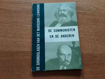 De Grondslagen van het Marxisme-Leninisme Brochure beschikbaar voor biedingen