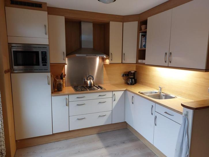 Mooie en complete hoekkeuken inclusief apparatuur, Huis en Inrichting, Keuken | Complete keukens, Gebruikt, Hoekkeuken, Overige kleuren