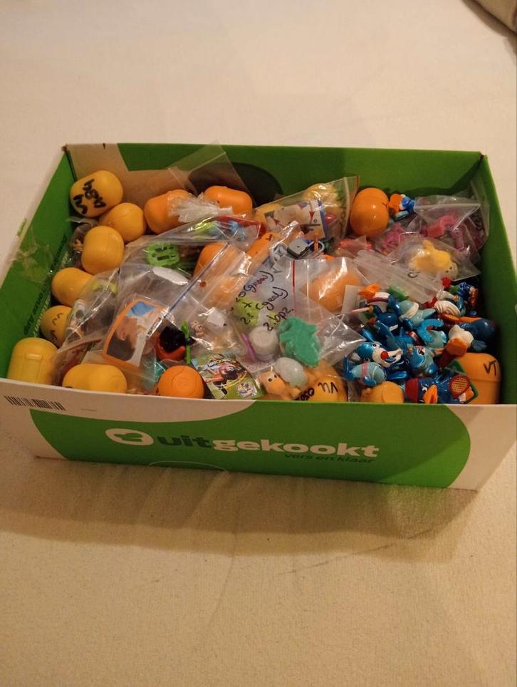 200+ Ferrero Figuren - Verzameling, Verzamelen, Verrassingseieren, Zo goed als nieuw, Hardplasticfiguren, Ophalen of Verzenden