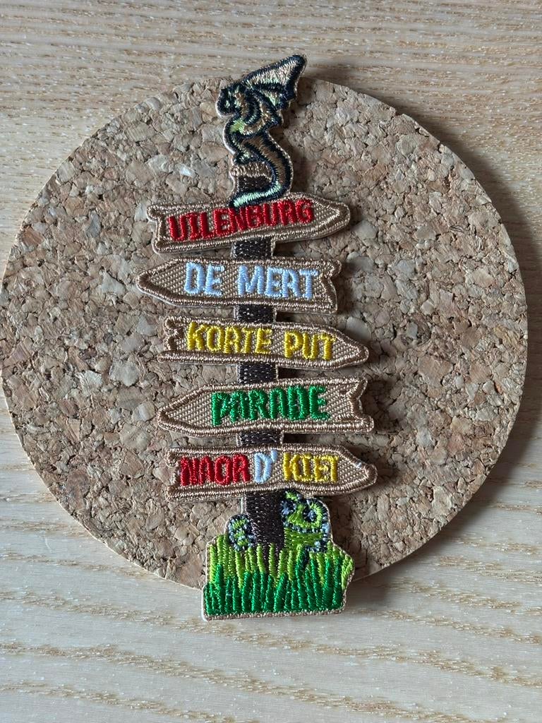 Oeteldonk carnaval embleem 52, Ophalen of Verzenden, Zo goed als nieuw, Maat 34 (XS) of kleiner, Carnaval