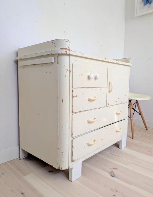 Vintage roomwit houten commode / kast, Kinderen en Baby's, Kinderkamer | Commodes en Kasten, Gebruikt, Minder dan 90 cm, 75 tot 100 cm