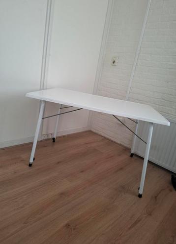 Inklapbare campingtafel  beschikbaar voor biedingen