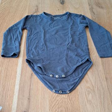 Rompertje kleur donkerblauw  maat 86/92. beschikbaar voor biedingen