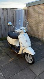 Leuke Vespa lx 50 brom 2t, Fietsen en Brommers, Snorfietsen en Snorscooters, Ophalen, Tweetakt, Zo goed als nieuw, Vespa