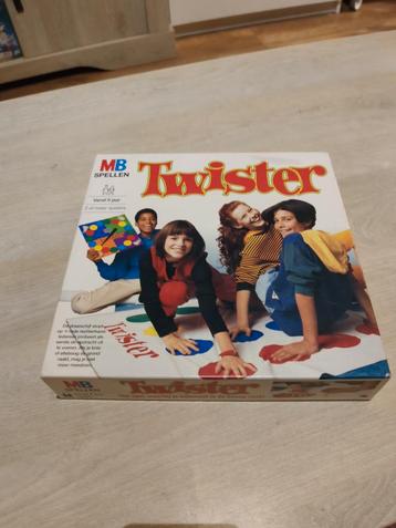 Twister Bordspel - MB Spellen beschikbaar voor biedingen