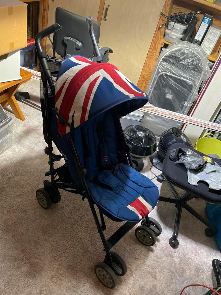 Buggy met zonnekap, regen hoes en boodschappennet MOET WEG, Kinderen en Baby's, Kinderwagens en Combinaties, Gebruikt, Kinderwagen