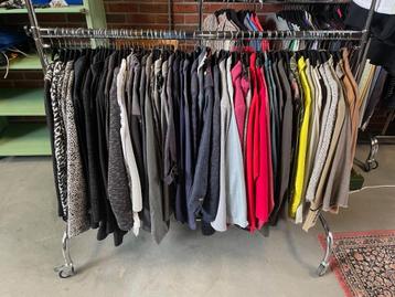Partij dames kleding circa 750 stuks beschikbaar voor biedingen