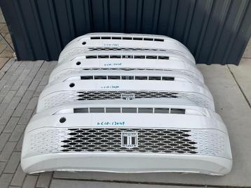 Wit Bumper Volkswagen CADDY 2k7 2K7807221A Voorbumper 21-25 beschikbaar voor biedingen