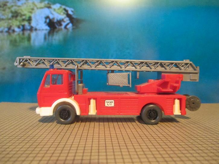 Mercedes Benz NG 1419 Metz DLK 23 12 Wiking ladderwagen 112, Hobby en Vrije tijd, Modelauto's | 1:87, Gebruikt, Bus of Vrachtwagen