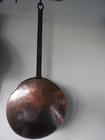 koperen steelpan beschikbaar voor biedingen