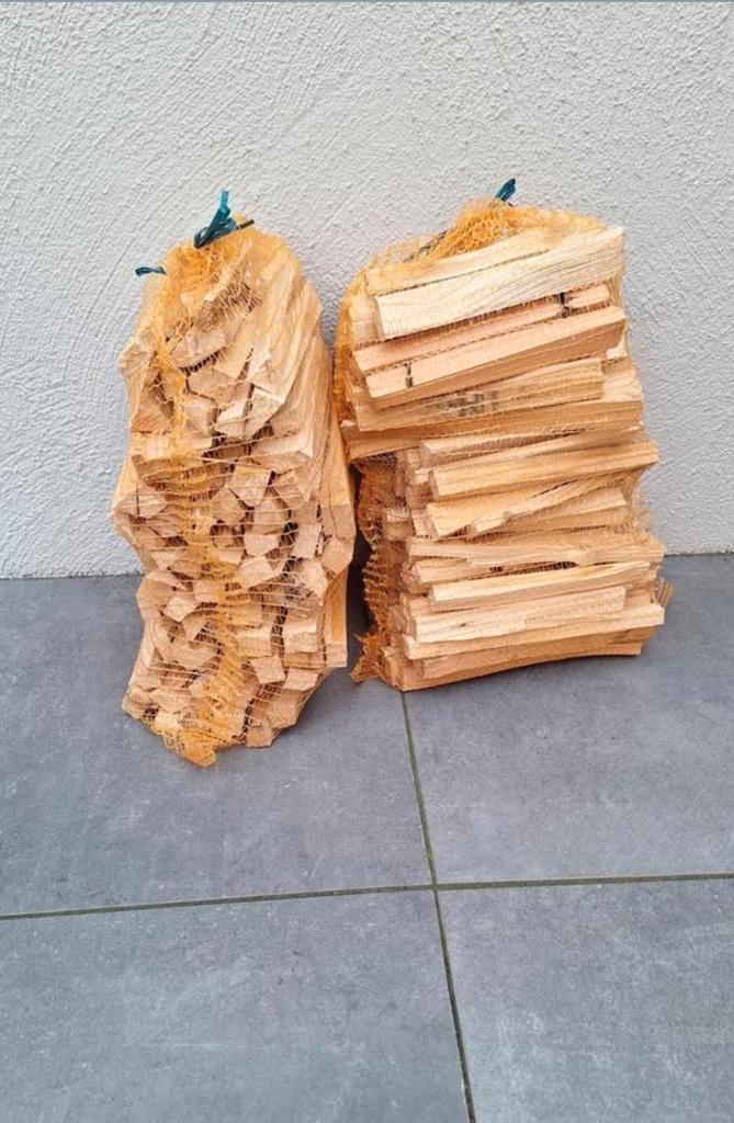 Aanmaakhout - Vurenhout - Zakken van 5-5,5kg, Tuin en Terras, Haardhout, Takken, Overige houtsoorten, Minder dan 3 m³, Ophalen