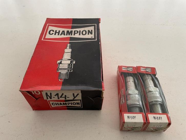 Champion N14Y bougies 10 stuks New Old Stock, Auto-onderdelen, Elektronica en Kabels, BMW, Nissan, Oldtimer onderdelen, Overige automerken
