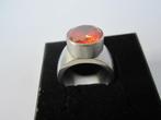 Zilverkleurige ring met rode/oranje kristal, Oranje, Ophalen of Verzenden, Dame, Zo goed als nieuw