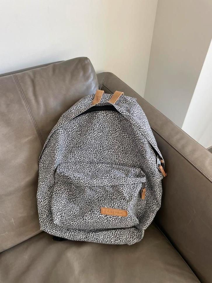 Eastpak Rugzak - Luipaardprint, Sieraden, Tassen en Uiterlijk, Tassen | Damestassen, Zo goed als nieuw, Overige typen, Zwart, Ophalen of Verzenden