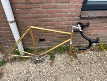 Frame + stuur beschikbaar voor biedingen