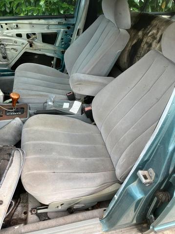 Voorstoelen en achterbank, mercedes w201 190 beschikbaar voor biedingen