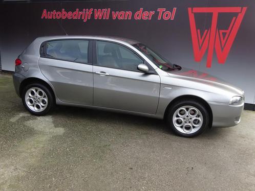 Alfa Romeo 147 1.9 JTD-m COLLEZIONE | 5-DRS | LEER | NAVIGAT, Auto's, Alfa Romeo, Bedrijf, Te koop, ABS, Airbags, Airconditioning