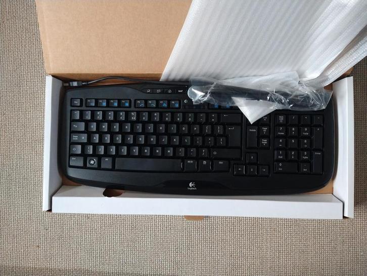 Logitech Media Keyboard 600 US, Computers en Software, Toetsenborden, Nieuw, Qwerty, Bedraad, Multimediatoetsen, Ophalen