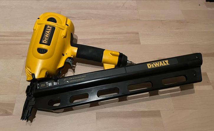 Dewalt bouw tacker, Doe-het-zelf en Verbouw, Gereedschap | Overige machines, Zo goed als nieuw, Ophalen