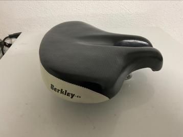 Dameszadel Berkley Comfort-cs beschikbaar voor biedingen
