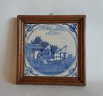 Antieke Tegel Vrouw In Deuropening, Antiek en Kunst, Ophalen of Verzenden