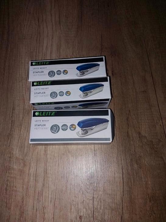 Nietmachine's / tape dispencers en perforator nieuw., Diversen, Bureau-accessoires, Nieuw, Ophalen