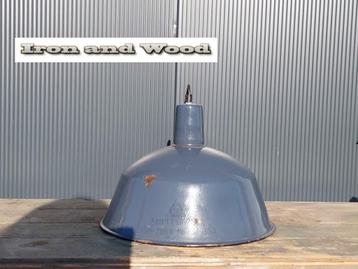 Blauw grijze emaille oude lamp afm eting H25 D36 beschikbaar voor biedingen