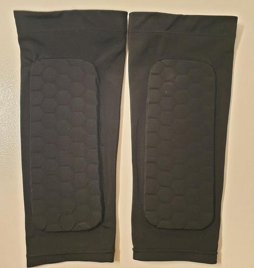 Voetbal scheenbeschermers

Built-in - flexibel - 1x gedragen, Sport en Fitness, Voetbal, Zo goed als nieuw, Overige typen, Maat XS of kleiner