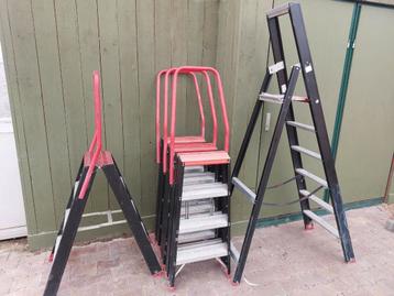 Diverse Altrex trappen 4x TDO4 en 1x TGB6 beschikbaar voor biedingen