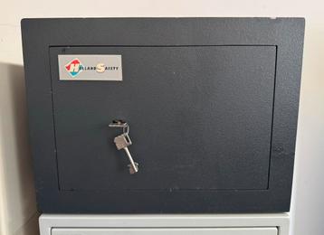 Zeer degelijke Holland Safety kluis brandkast 2 sleutels! beschikbaar voor biedingen