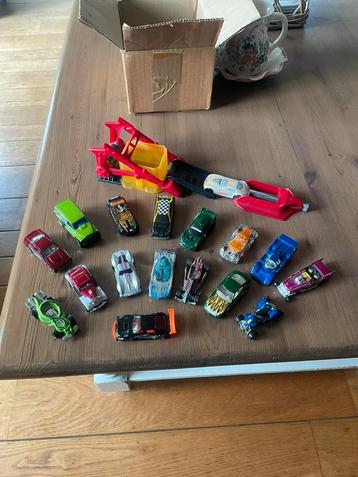 Diverse hotwheels auto’s  beschikbaar voor biedingen