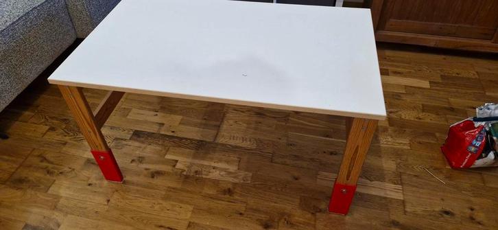 Ikea verstelbaar kindertafel, Huis en Inrichting, Bureaus, Gebruikt, Bureau, In hoogte verstelbaar, Ophalen