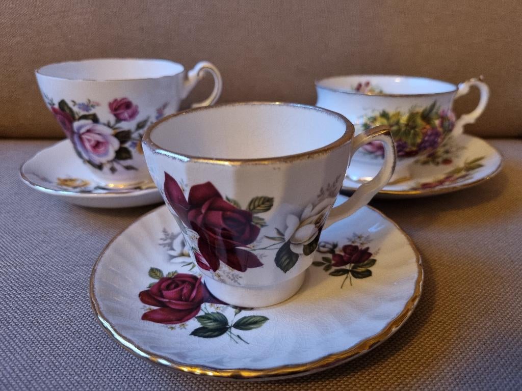 Vintage Engelse kop en schotels, Ophalen, Overige materialen, Zo goed als nieuw, Overige stijlen