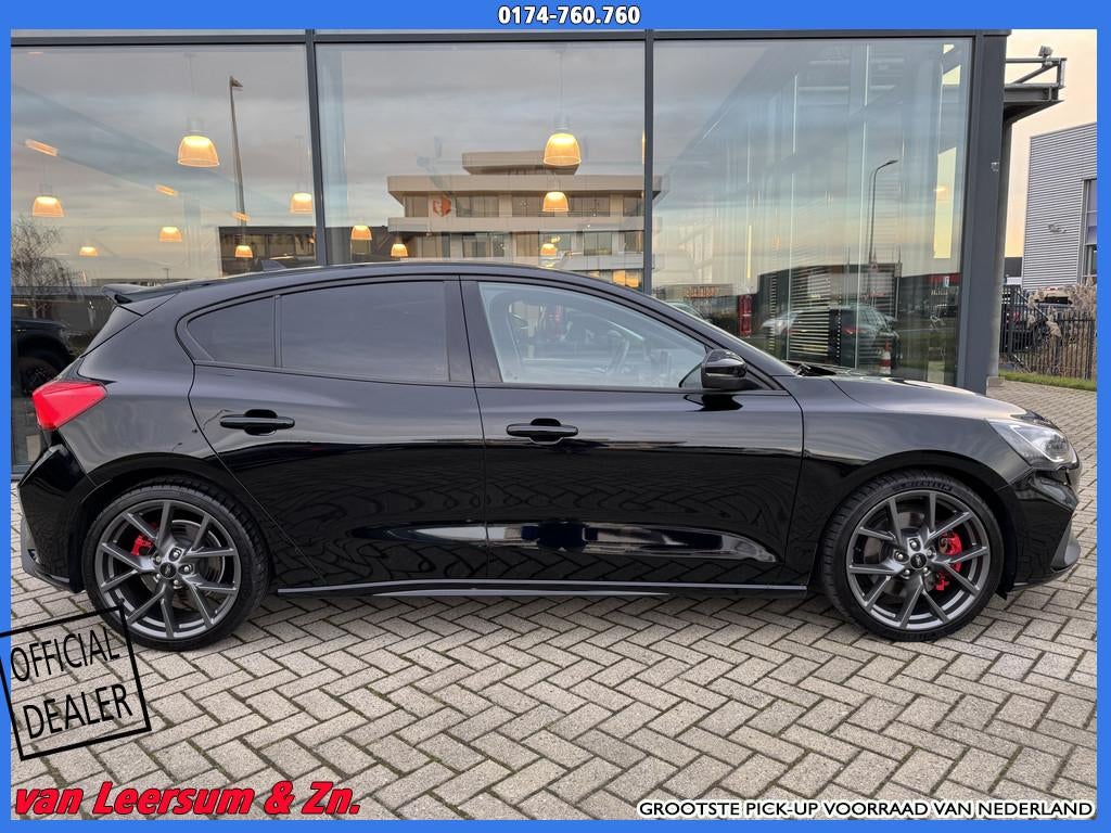 Ford Focus 2.3 EcoBoost ST-3 | Head-up | Performance Pack |, Auto's, 1408 kg, 4 cilinders, Origineel Nederlands, Handgeschakeld