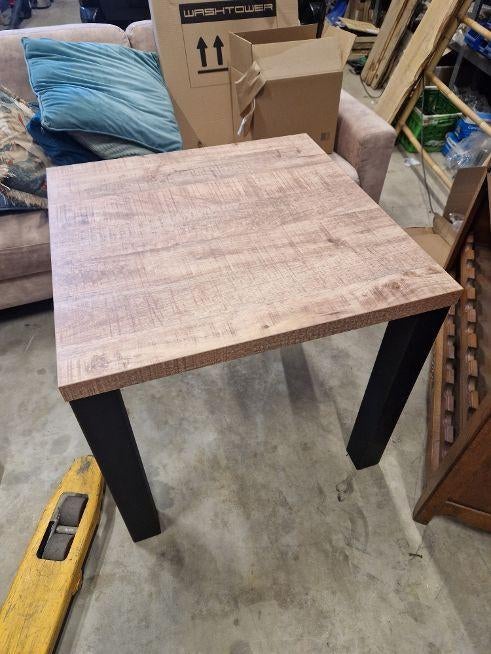 INDUSTRIELE TAFEL IN NIEUWSTAAT, Huis en Inrichting, Tafels | Eettafels, Ophalen, Overige materialen, 50 tot 100 cm, INDUSTRIEEL