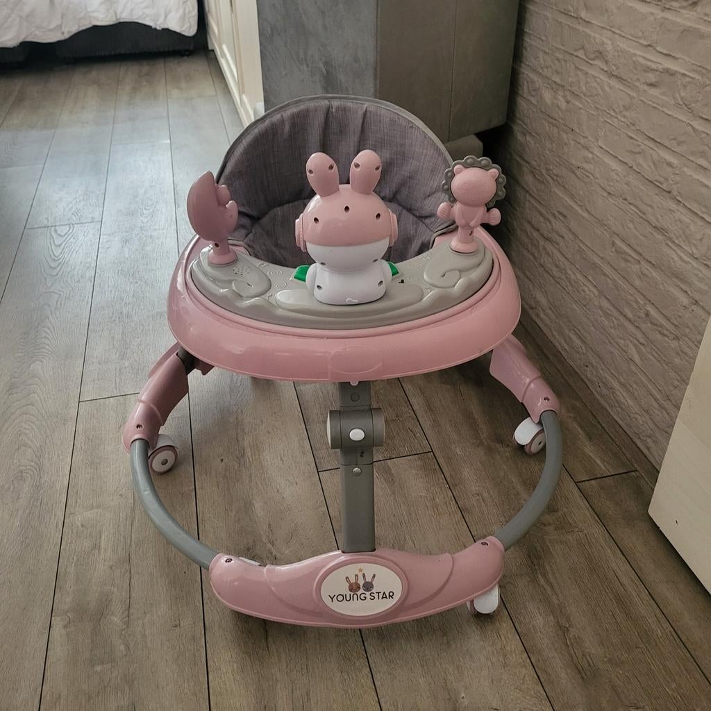 Roze loopwagen met speelblad - Young Star, Ophalen, Zo goed als nieuw