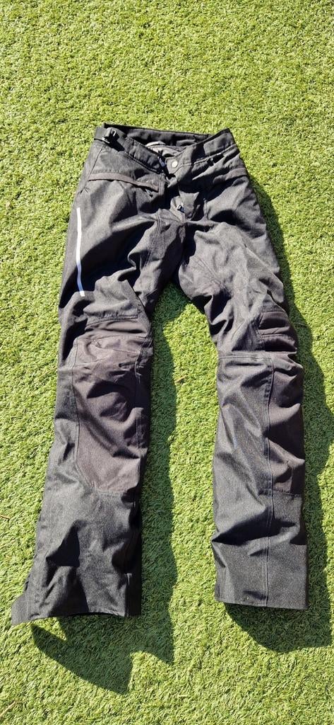 Zo goed als nieuwe Revit Factor 4 motor broek maat M long, Motoren, Kleding | Motorkleding, Broek | textiel, Heren, Tweedehands