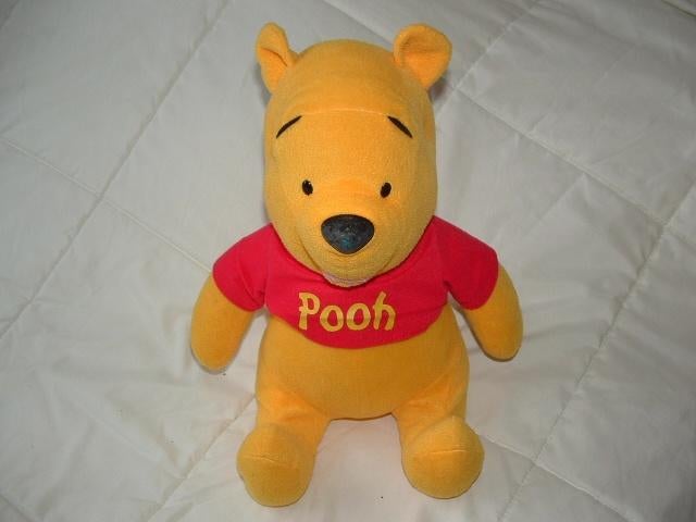 DISNEY BEER POOH BEAR VELOURS ORANJEGEEL MET ROOD, Ophalen of Verzenden, Nieuw, Overige typen