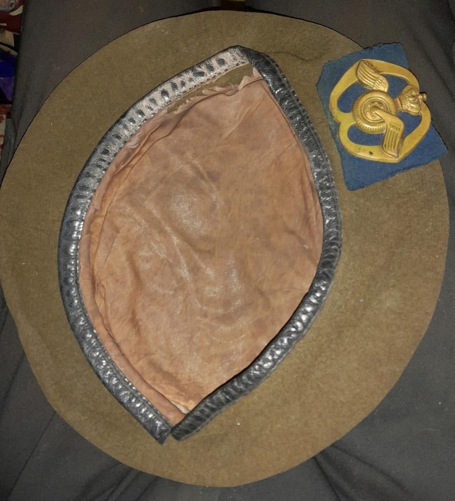 Leger baret AAT, Verzamelen, Ophalen of Verzenden, Landmacht, Nederland, Embleem of Badge