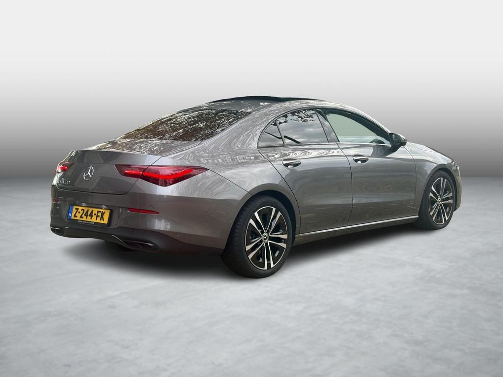 Mercedes-Benz CLA-klasse 180 | Panoramadak | Nightpakket | K, CLA, Gebruikt, Euro 6, 4 cilinders