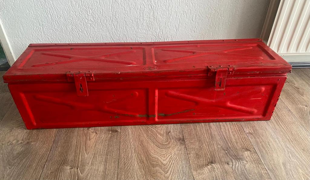 zware metalen munitie kist 1944., Ophalen