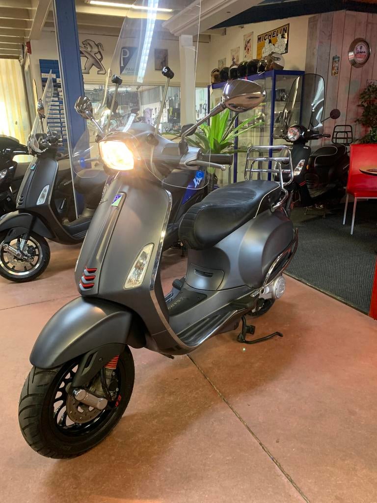 Gebro scooters: Vespa sprint 45km mat grijs BJ2018, Fietsen en Brommers, Scooters | Vespa, Gebruikt, Overige modellen, Maximaal 45 km/u
