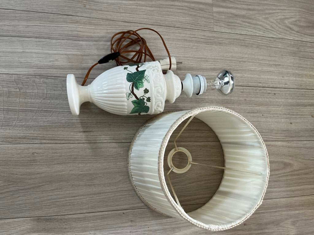 Tafellamp met stoffen kap, Ophalen, Zo goed als nieuw