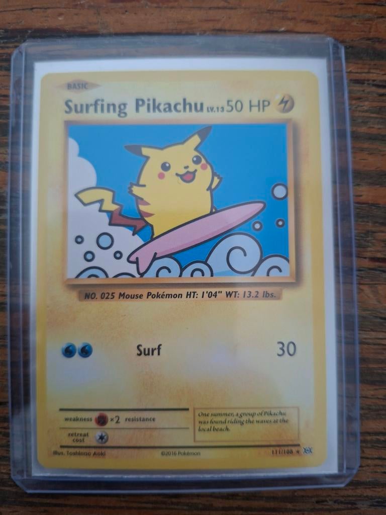 Surfing Pikachu Pokemon Kaart 111/108 evolutions, Ophalen of Verzenden, Zo goed als nieuw, Losse kaart