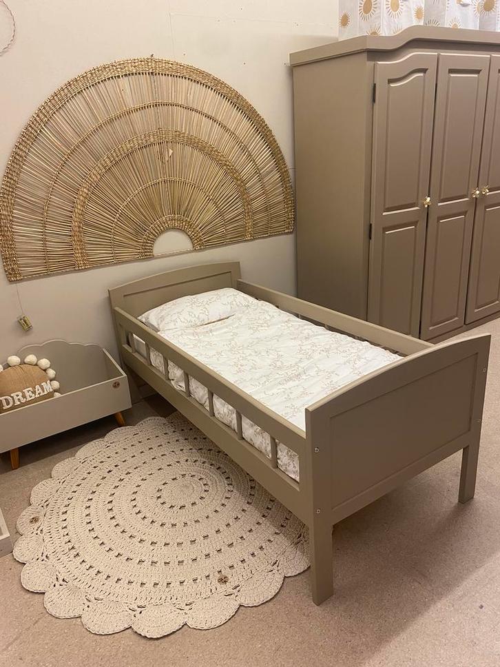 Peuterbed •Dream• by Juffrouw Kwast, Kinderen en Baby's, Kinderkamer | Bedden, Zo goed als nieuw, 140 tot 160 cm, 70 tot 85 cm