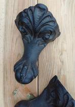 2 Oude Zware Gietijzeren Ornamenten voor € 50, Ophalen