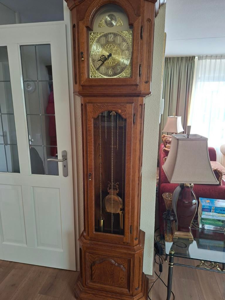 Elegante staande klok van massief eikenhout, Ophalen