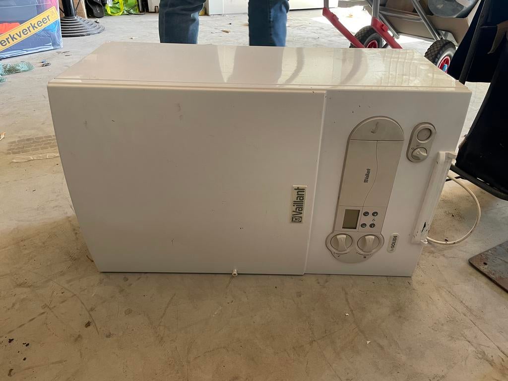 Vaillant CV-ketel - Compact en Efficiënt VHR 24-28/3 C, Ophalen, 30 tot 80 cm, Gebruikt, Hoog rendement (Hr)